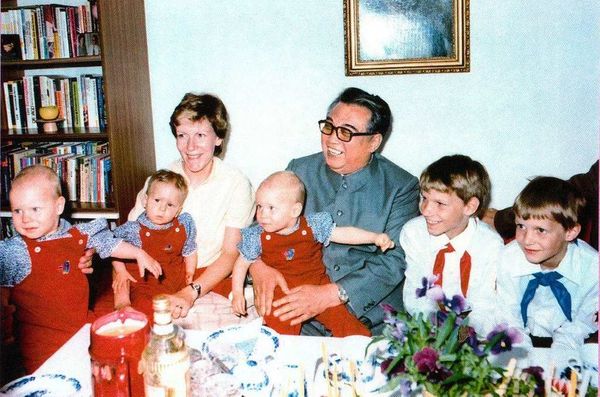 Präsident Kim Il Sung und die Familie Schröder
